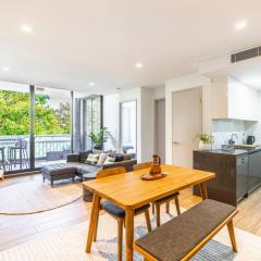 Waterloo 2BR Getaway with Pool & Gym Access