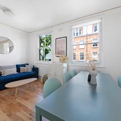 Bell Street Apartment by MoreThanStays