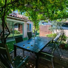 Jolie maison indépendante avec jardin et piscine