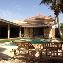 Villa à 70 m de la plage avec piscine privée
