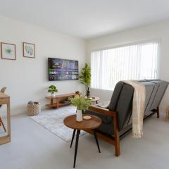 King Suite - 2min Walk to Beach Close to Downtown!