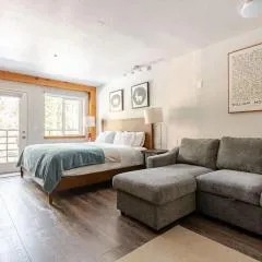 Kirkwood Studio Full Kitchen & Meadow Balcony