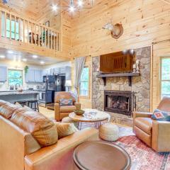 5 Mi to Dtwn Blue Ridge Spacious Cabin with Hot Tub