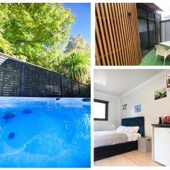 The Hideaway - Hot Tub - Flat Walk to Town