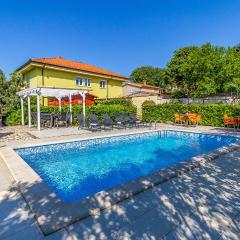 Stunning Apartment In Medulin With Wifi
