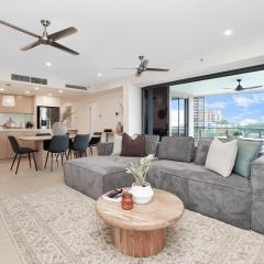 Breathtaking Waterfront Lagoon Views & Restaurants