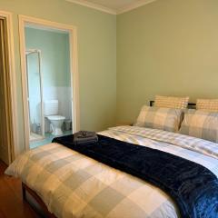 Private Rooms in Bentleigh 1 min to Train Station, Cafes and close to Monash Uni