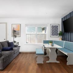 Cozy-Chic 2BR Patio Ideal for Groups