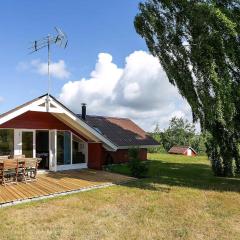 Lovely Summer House In A Town-Close Location