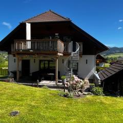 Stunning Luxury Holiday Accommodation, Sleeps 4, Living Room, Kitchen, Games Room and Bar