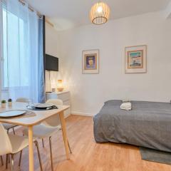 La Bonne Mère plein cœur du vieux port