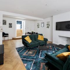 Luxury Modern 2-Bed Flat in Chic Chelsea