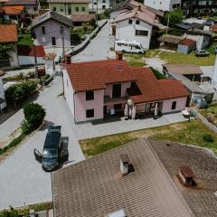 Jakova Hiša