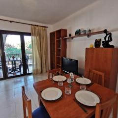 Apartamento con WIFI a 5 Minutos de la Playa y Cerca de Tiendas y Restaurantes - ES-209-10