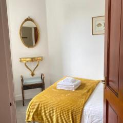1 Bed Flat Near Edinburgh Castle