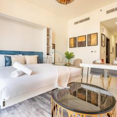 Studio Near Dubai Butterfly Garden, 18 Mins Drive From Mall of Emirates, Miraclz Tower, Arjan By Deluxe Holiday Homes