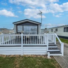 Modern 6 Berth Caravan With Wifi At St Osyth Beach In Essex Ref 28008Pm