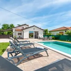 Cozy House with Pool near Rovinj