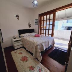 Quarto familiar na cidade do Cristo