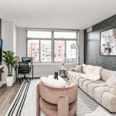 Stylish 2BR Retreat Gym Parkng and Scenic Rooftop