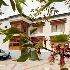 Sixteen Arahat guest house