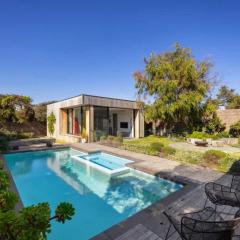 Quay-Walk to beach Gas Heated Pool, Spa, Trampoline