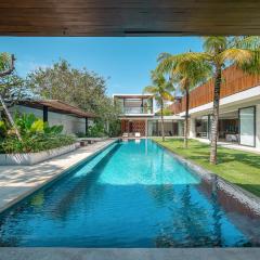 Villa Beaulieu - NEW Exquisite 3BR Luxury Villa in Seminyak