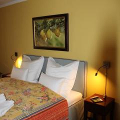 SEEBERGER GÜTL - by "Schloss Gessenberg" Exclusive apartments with a historic ambience for lovers of art and antiques