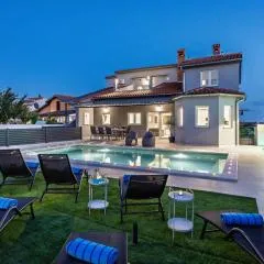 Villa Spa Otium for 8 people with 32 m2 heated pool, outdoor cinema, kids playground & spa area