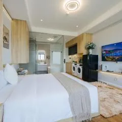 Madison Urban Stay - Free Massage and Laundry