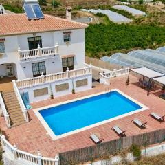 Dream villa with parking, private pool and see views