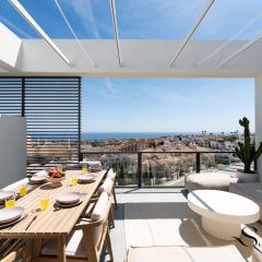 Luxury 3-Bed Mijas Villa, Sea View, Pool & Jacuzzi