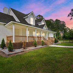 Grandma's Farm on 6 acres with Lighted Barn and River Access
