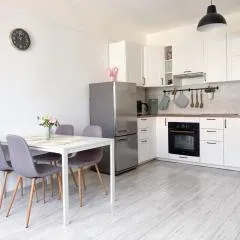 Lovely Apartment Near The City Center