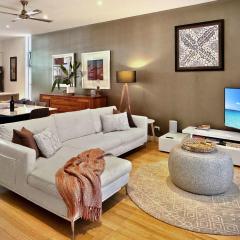 Luxury 2-Bedroom Townhouse in Adelaide CBD