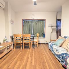 2min walk from the station Convenient for sightseeing in Tokyo Direct access to Shinjuku and Akihabara! Use of the Toei Shinjuku Line, 3-story house for rent