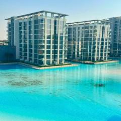 Modern 1BR With Waterfront View