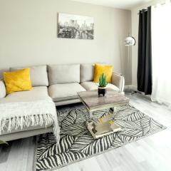 Stunning Lux 3 Bedroom home Priv Parking in Birmingham