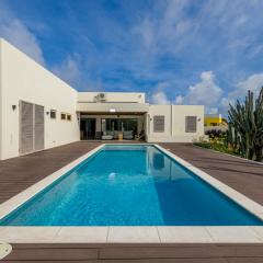New 4BR Villa 5min to Palm Beach & Ritz by Bocobay