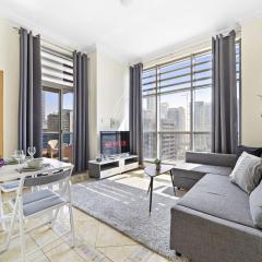 VayK - Modern 1BR in Marina