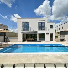 Beautiful Home In Maglenca With Sauna