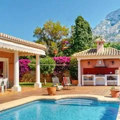 Villa Cuatro Soles by Family Homes