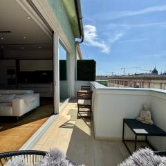 Panoramic Views - Luxury Downtown Home