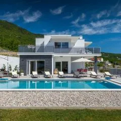 Villa Maru