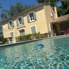Mas Provençal près d'Avignon