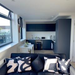 Modern & Stylish 1-Bed Apartment near Old Trafford and Central Manchester