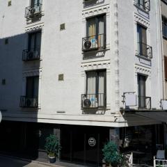 Sword Suit Hotel