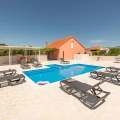 Stunning Home In Zelengrad