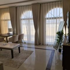 شقة عرفتين ومجلس اطلاله على بحر العزيزيهTwo-room apartment overlooking the Al-Aziziyah Sea يتوفر كذلك 3 غرف بزياده 150 ريال