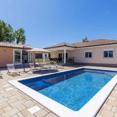 Holiday Home Villa Fortuna by Interhome